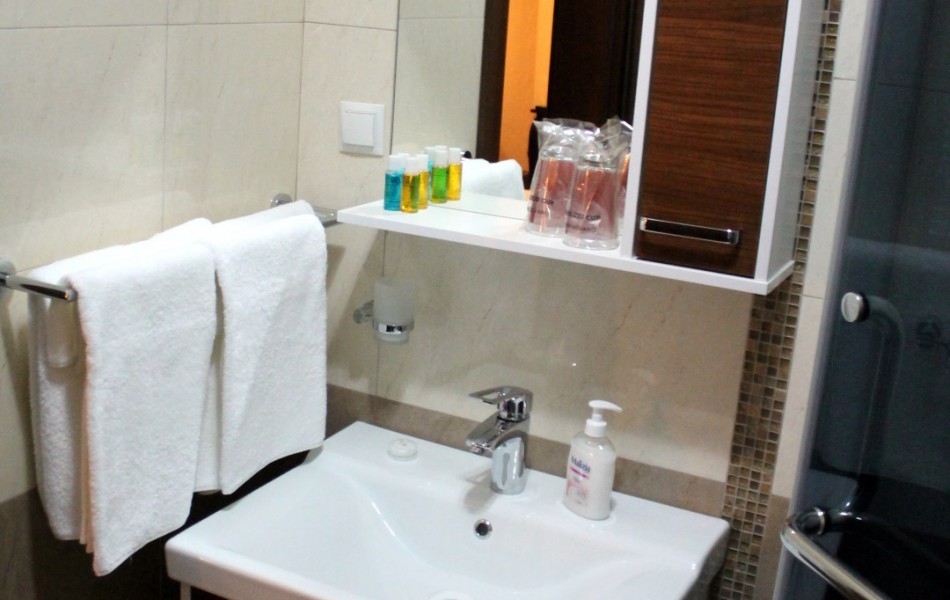 bathroom-hotel-ulpiana-pristina-gracanica