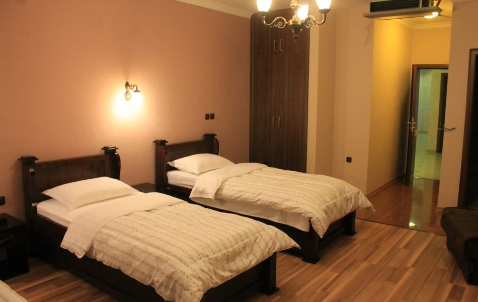 rooms_hotel_ulpiana_double_bed
